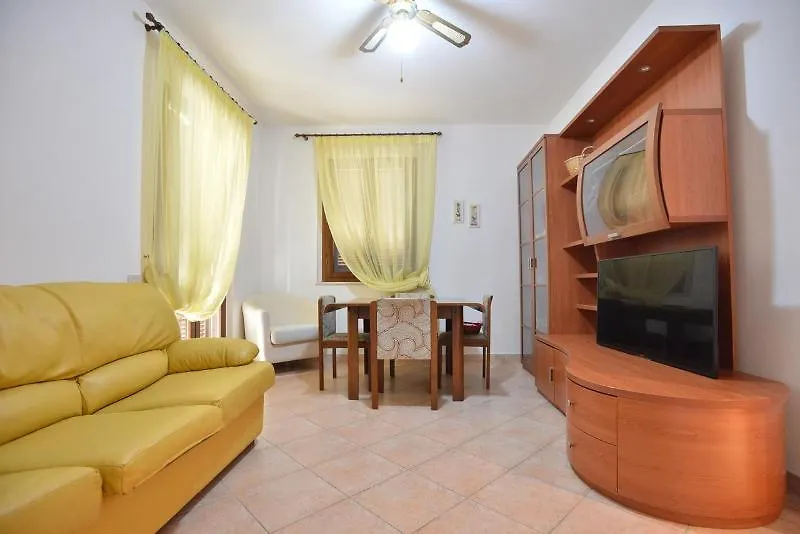 Apartment Izzhome Crispi Pula Italy